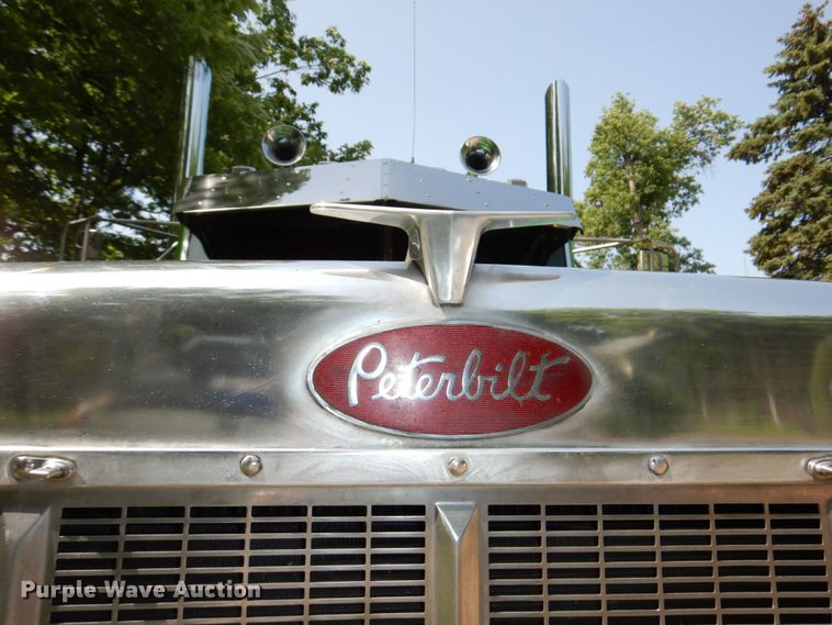 image for item DM2248 2001 Peterbilt 378  semi truck