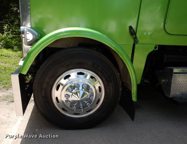 image for item DM2248 2001 Peterbilt 378  semi truck