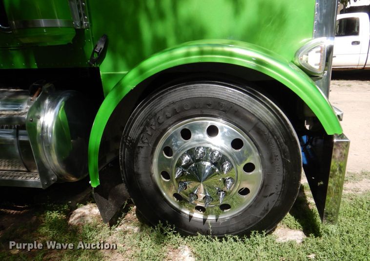 image for item DM2248 2001 Peterbilt 378  semi truck