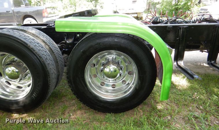 image for item DM2248 2001 Peterbilt 378  semi truck