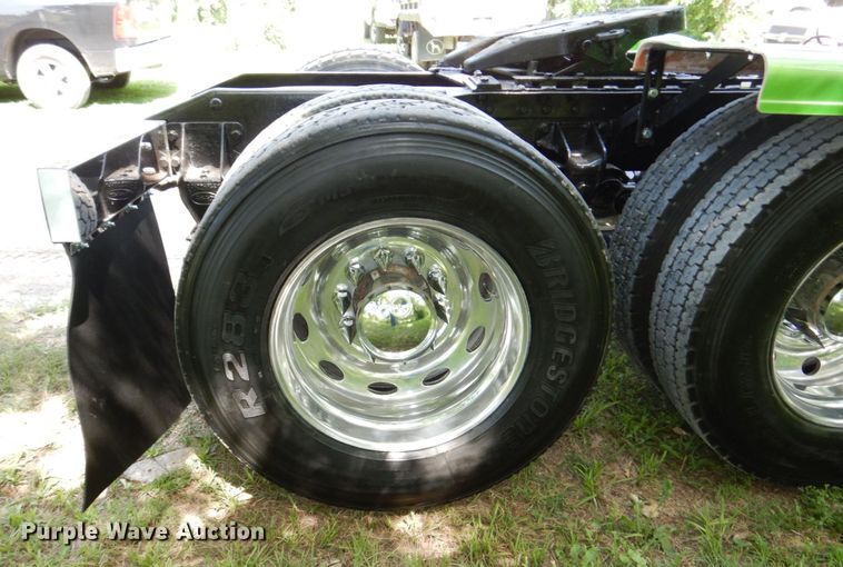 image for item DM2248 2001 Peterbilt 378  semi truck