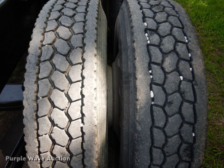 image for item DM2248 2001 Peterbilt 378  semi truck