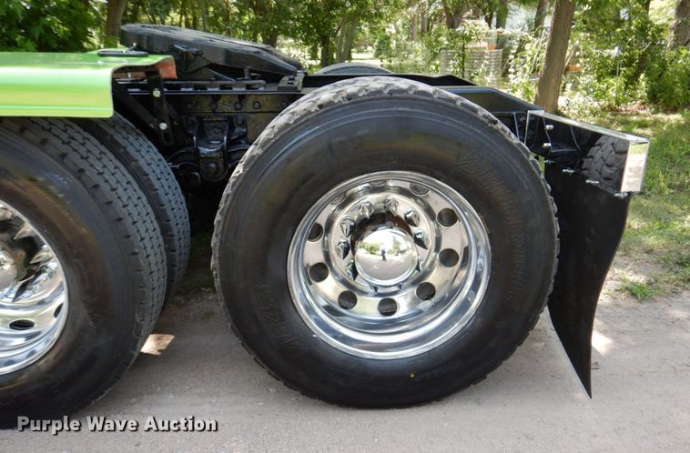 image for item DM2248 2001 Peterbilt 378  semi truck