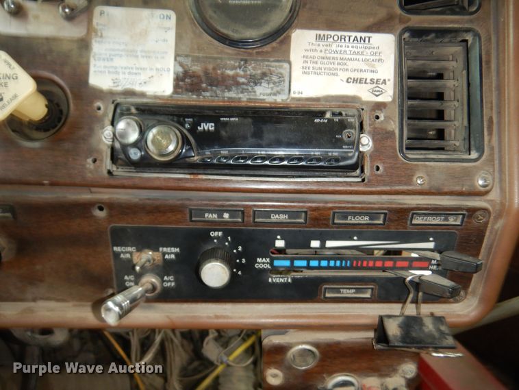 image for item DN0328 1986 Freightliner FLC  truck cab and chassis