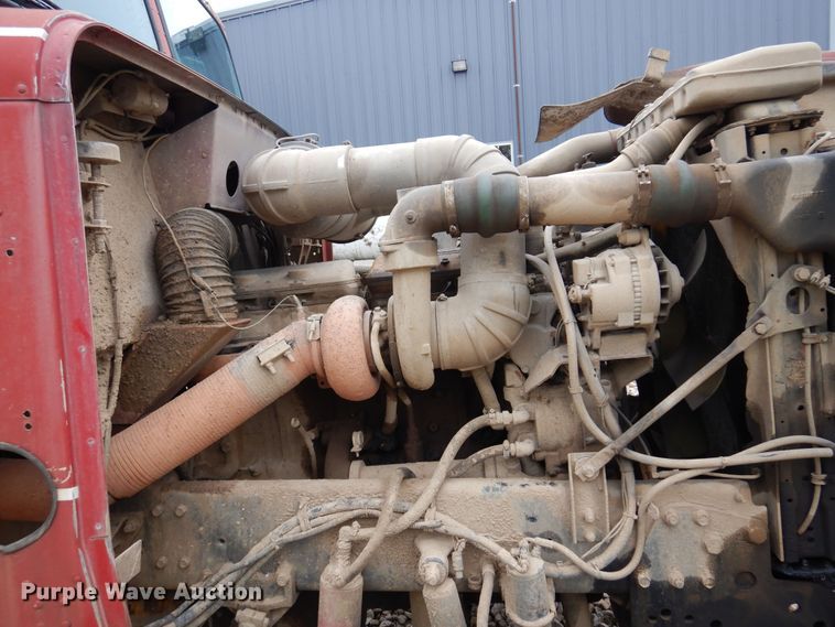 image for item DN0328 1986 Freightliner FLC  truck cab and chassis