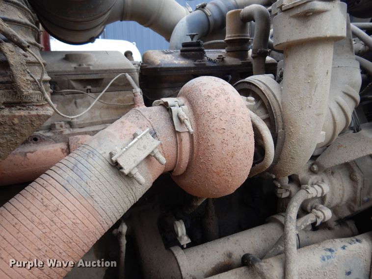 image for item DN0328 1986 Freightliner FLC  truck cab and chassis