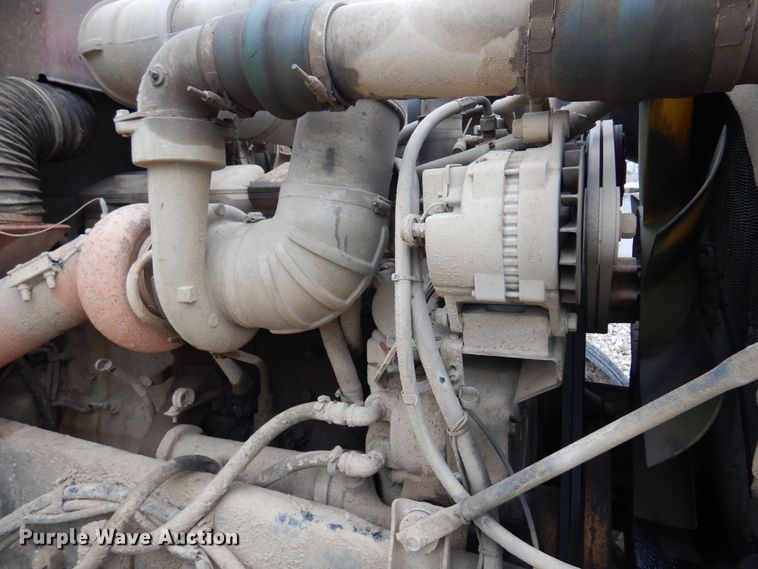 image for item DN0328 1986 Freightliner FLC  truck cab and chassis