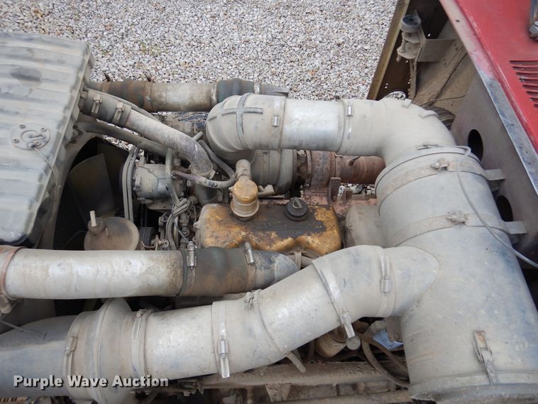 image for item DN0328 1986 Freightliner FLC  truck cab and chassis