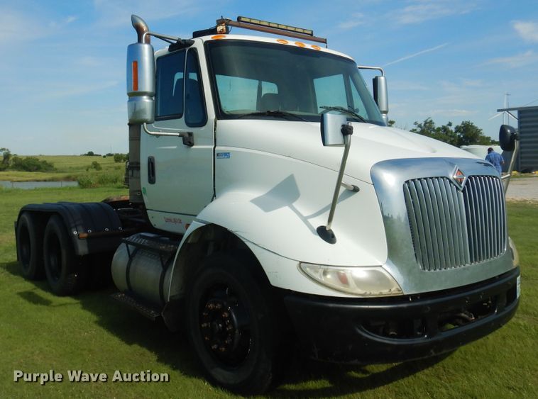 image for item DN0355 2012 International TranStar 8600  semi truck