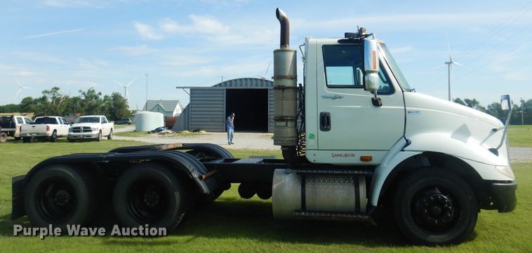 image for item DN0355 2012 International TranStar 8600  semi truck