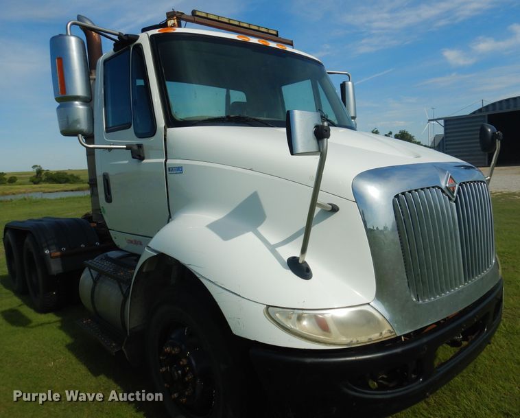 image for item DN0355 2012 International TranStar 8600  semi truck