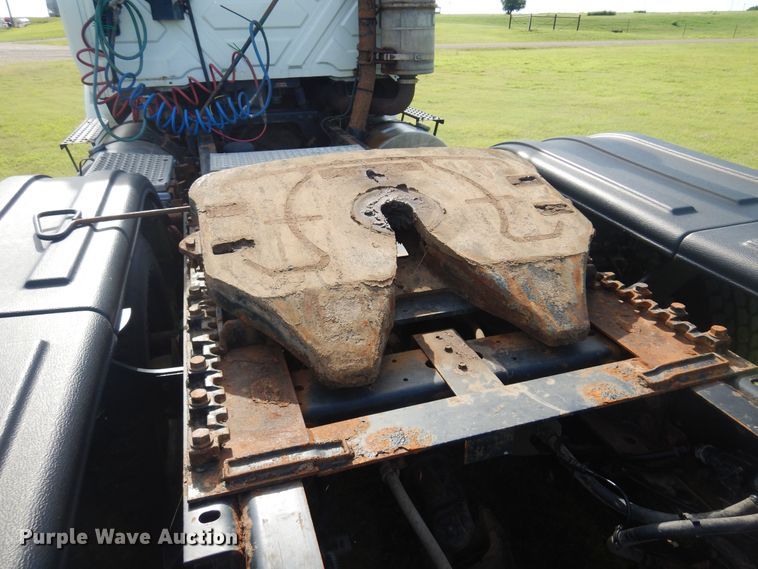 image for item DN0355 2012 International TranStar 8600  semi truck