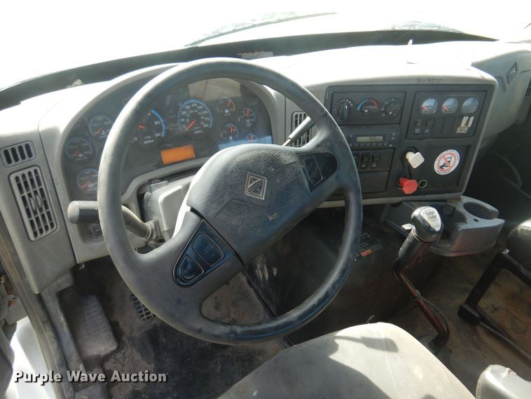 image for item DN0355 2012 International TranStar 8600  semi truck