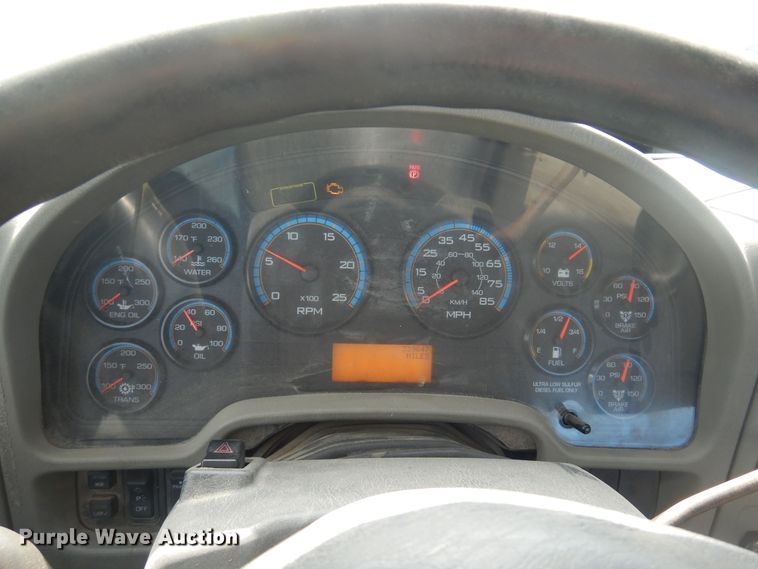 image for item DN0355 2012 International TranStar 8600  semi truck