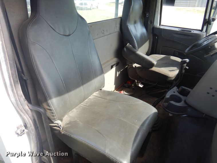 image for item DN0355 2012 International TranStar 8600  semi truck