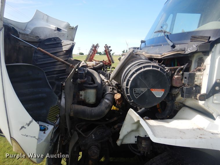 image for item DN0355 2012 International TranStar 8600  semi truck