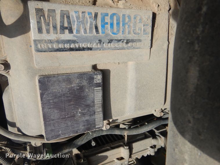 image for item DN0355 2012 International TranStar 8600  semi truck