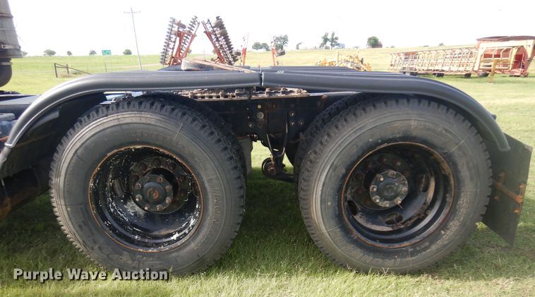 image for item DN0355 2012 International TranStar 8600  semi truck