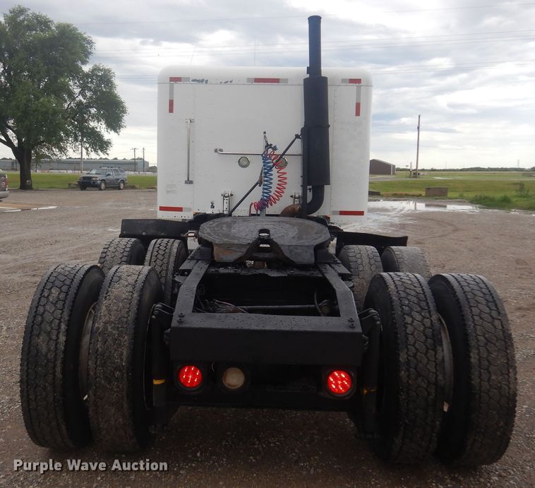 image for item DN0370 2008 Peterbilt 386  semi truck