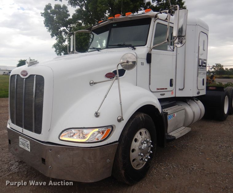 image for item DN0370 2008 Peterbilt 386  semi truck