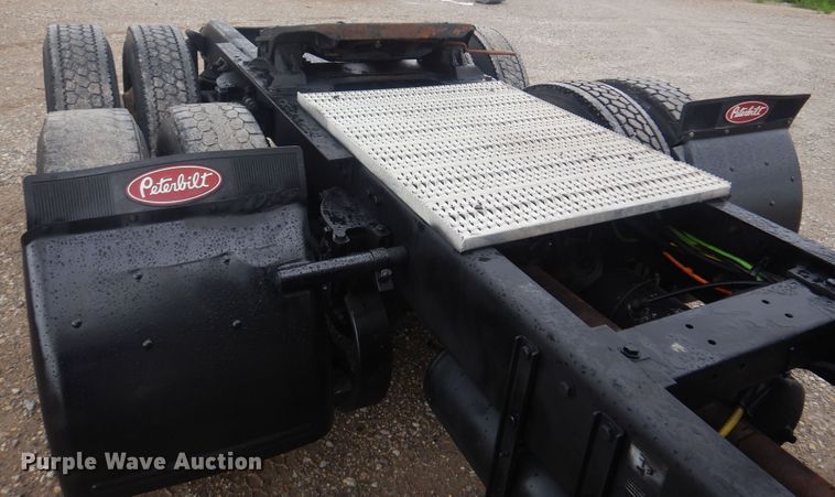image for item DN0370 2008 Peterbilt 386  semi truck