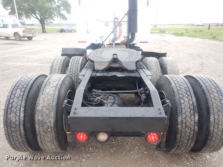 image for item DN0370 2008 Peterbilt 386  semi truck