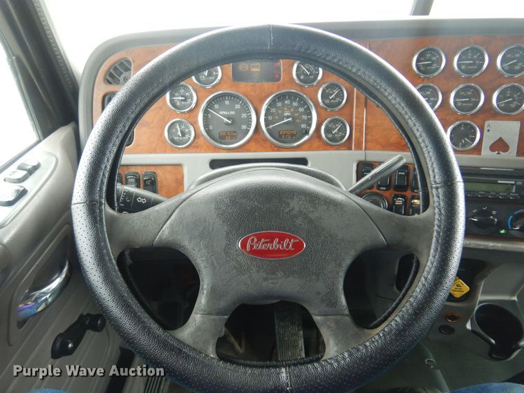 image for item DN0370 2008 Peterbilt 386  semi truck