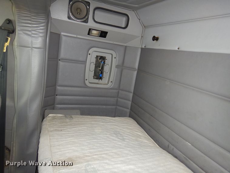 image for item DN0370 2008 Peterbilt 386  semi truck