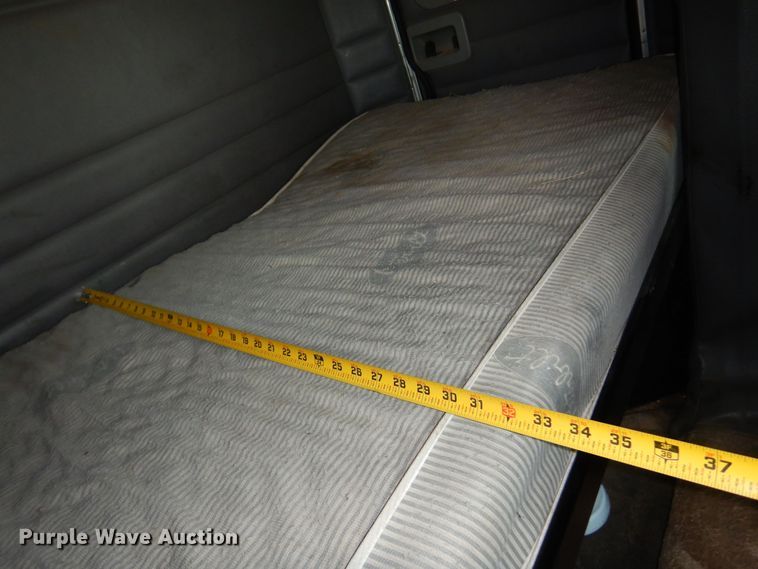 image for item DN0370 2008 Peterbilt 386  semi truck