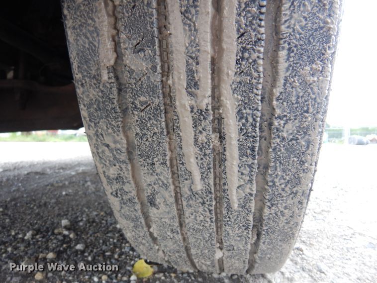 image for item DN0370 2008 Peterbilt 386  semi truck