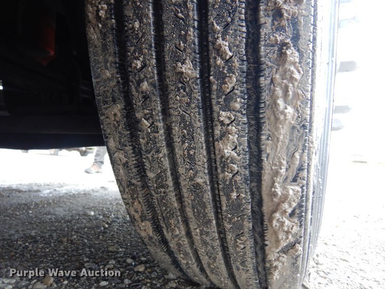 image for item DN0370 2008 Peterbilt 386  semi truck