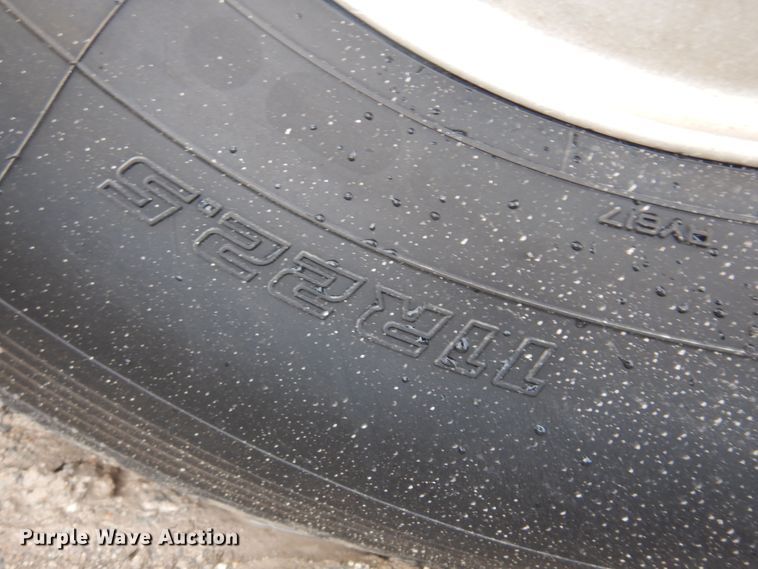 image for item DN0370 2008 Peterbilt 386  semi truck