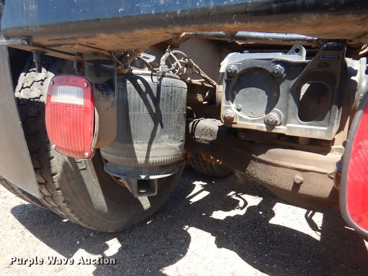 image for item DN0383 2015 Mack CHU613  semi truck