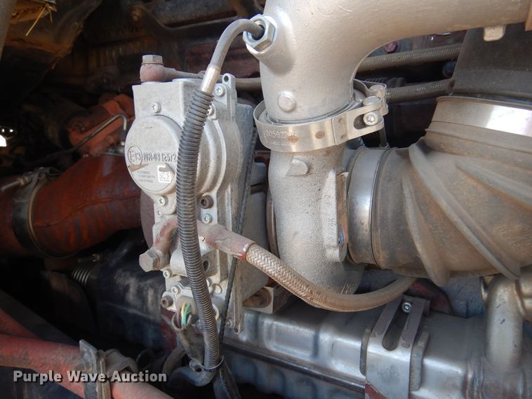 image for item DN0383 2015 Mack CHU613  semi truck