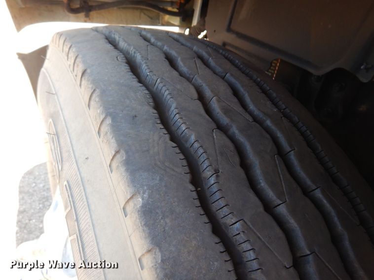 image for item DN0383 2015 Mack CHU613  semi truck