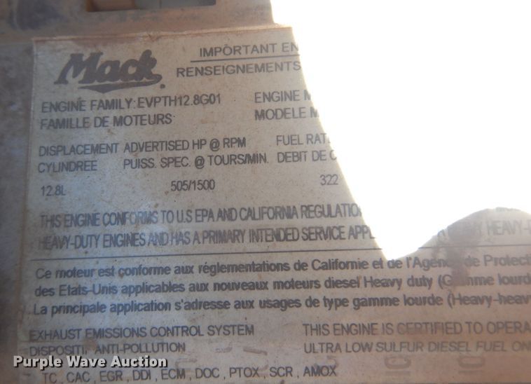 image for item DN0383 2015 Mack CHU613  semi truck