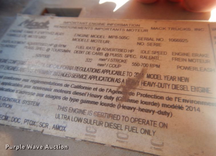 image for item DN0383 2015 Mack CHU613  semi truck