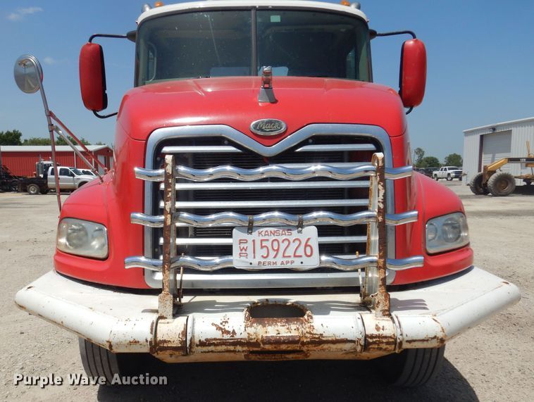 image for item DN0398 2000 Mack CX613  winch truck