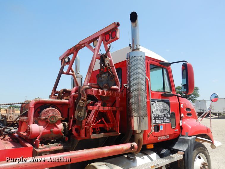 image for item DN0398 2000 Mack CX613  winch truck