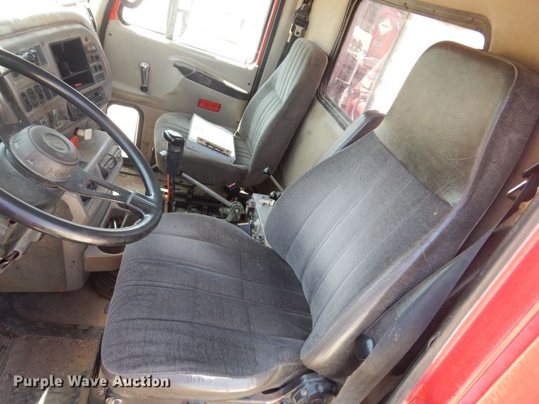 image for item DN0398 2000 Mack CX613  winch truck