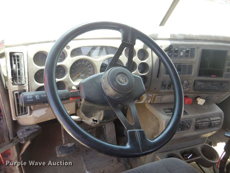 image for item DN0398 2000 Mack CX613  winch truck