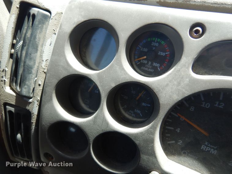 image for item DN0398 2000 Mack CX613  winch truck