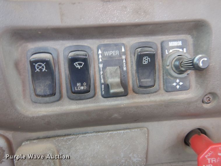 image for item DN0398 2000 Mack CX613  winch truck