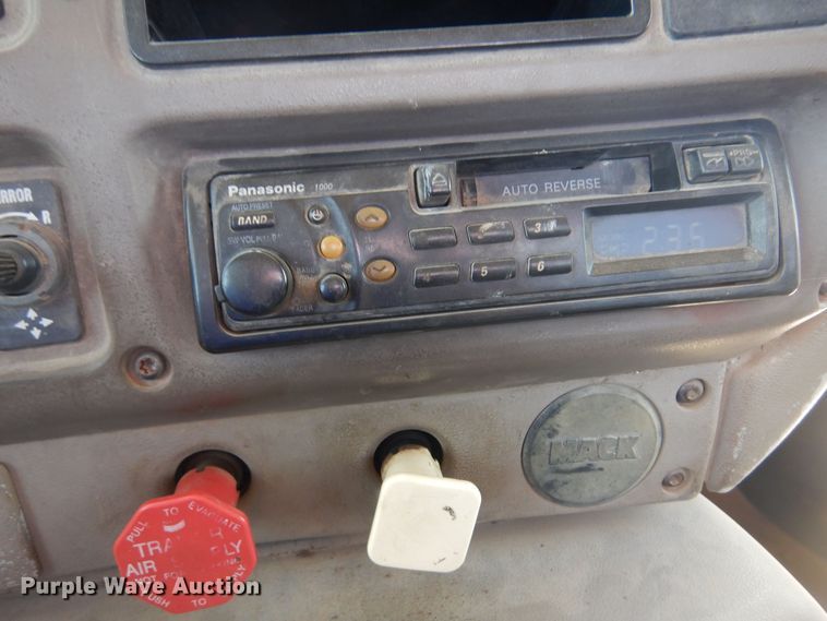 image for item DN0398 2000 Mack CX613  winch truck