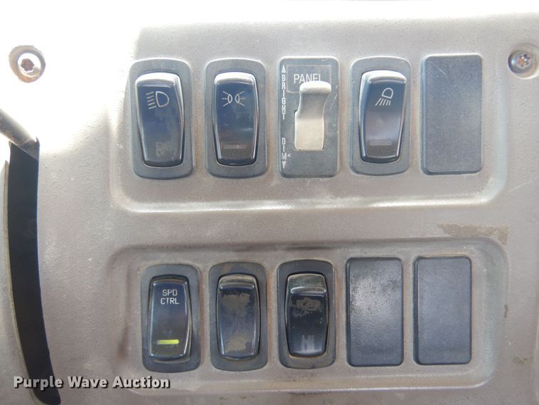 image for item DN0398 2000 Mack CX613  winch truck