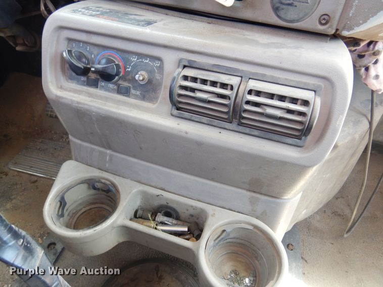 image for item DN0398 2000 Mack CX613  winch truck