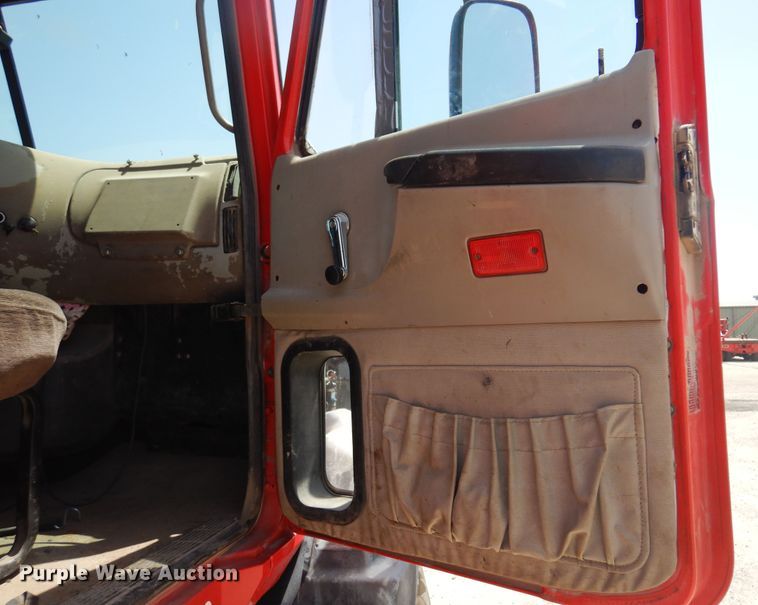 image for item DN0398 2000 Mack CX613  winch truck