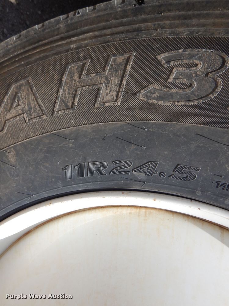 image for item DN0398 2000 Mack CX613  winch truck