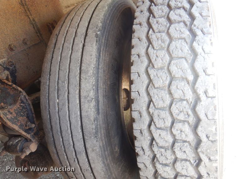 image for item DN0398 2000 Mack CX613  winch truck