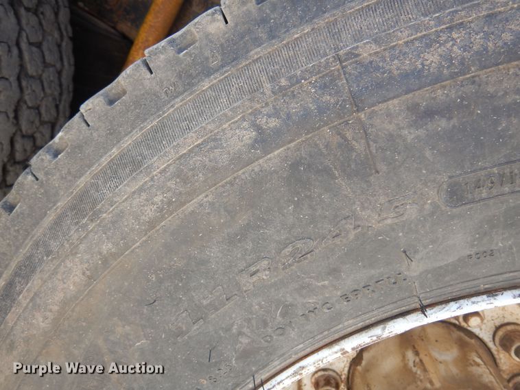 image for item DN0398 2000 Mack CX613  winch truck